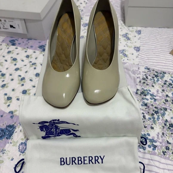 Burberry Classic Sage Green Heels